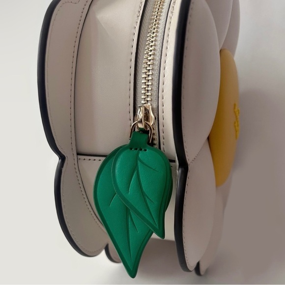 Kate Spade Day Tripper 3D Daisy Crossbody, novelty, limited edition, collectible - Picture 5 of 8